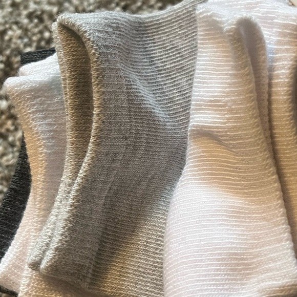 Majesty Brands Set of 10 Pair of No Show Mistle Toes Socks - Fits Sizes 4-10 - Picture 7 of 12